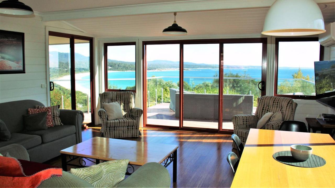 Dolphin Lookout Cottage - Amazing Views Of The Bay Of Fires Binalong Bay Extérieur photo