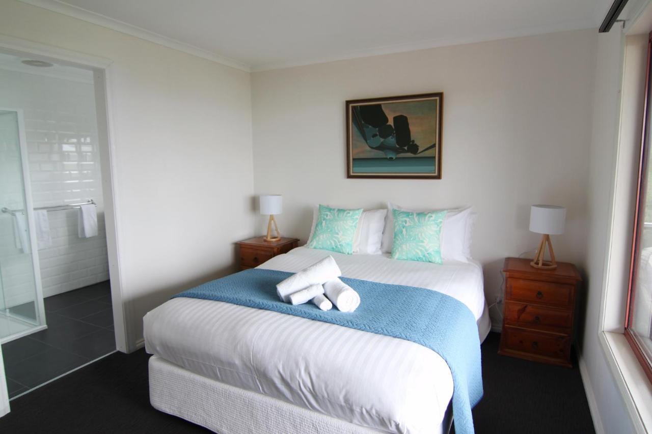 Dolphin Lookout Cottage - Amazing Views Of The Bay Of Fires Binalong Bay Extérieur photo
